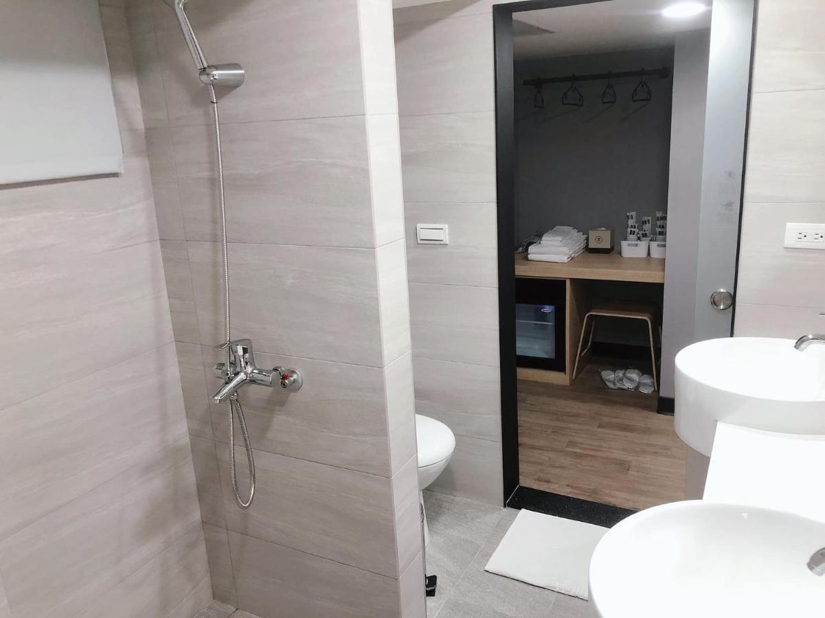 Cy Hotel Taipeh Exterior foto