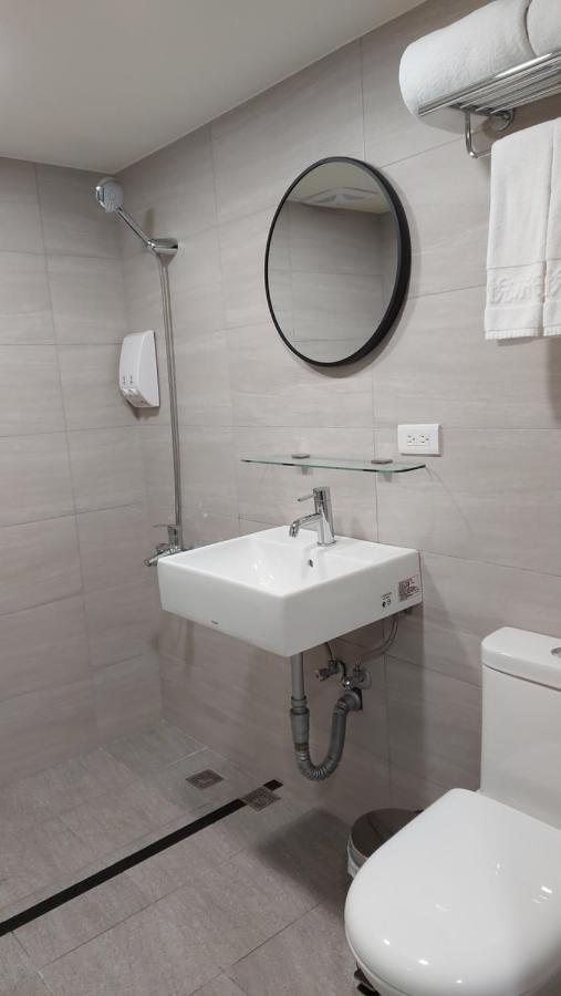 Cy Hotel Taipeh Exterior foto